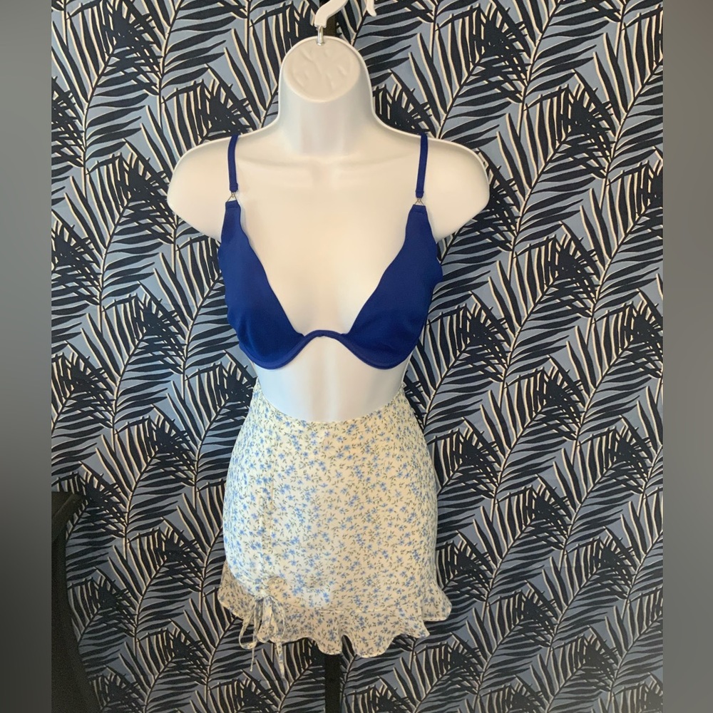 #33 NWT Day Dream Blue Flower Skirt Medium